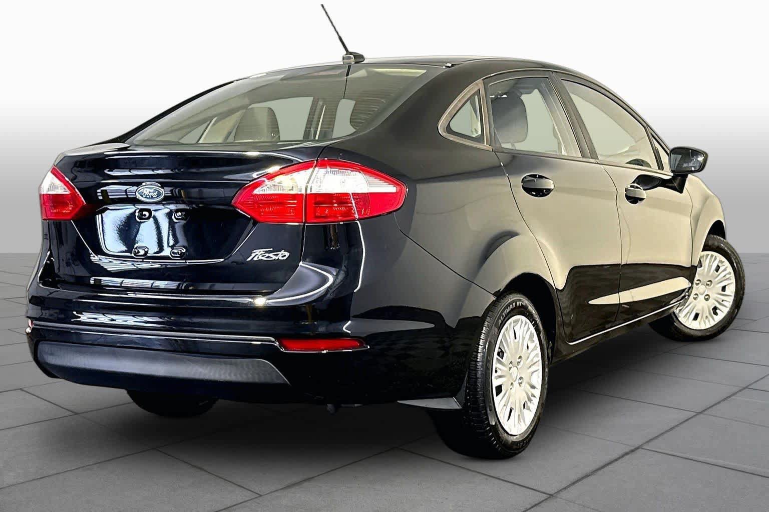 Used 2017 Ford Fiesta S FWD image 12