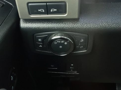 Used 2019 Ford F250 Lariat w/ Lariat Ultimate Package AWD/4WD image 12