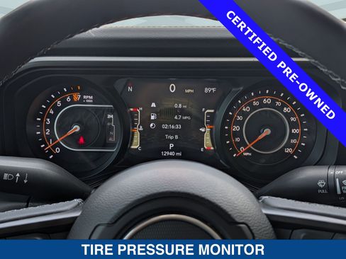 Used 2025 Jeep Gladiator Mojave w/ Convenience Group AWD/4WD image 35