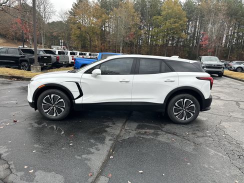 New 2026 Chevrolet Blazer EV LT image 8
