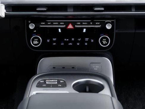 New 2026 Hyundai Ioniq 9 SE image 16