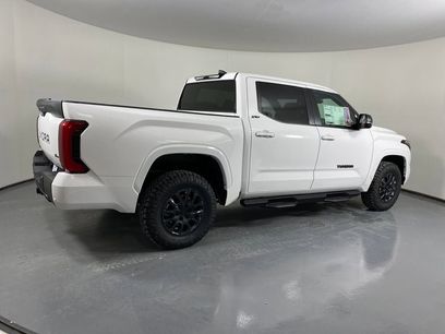 New 2026 Toyota Tundra SR5 w/ SR5 Premium Package