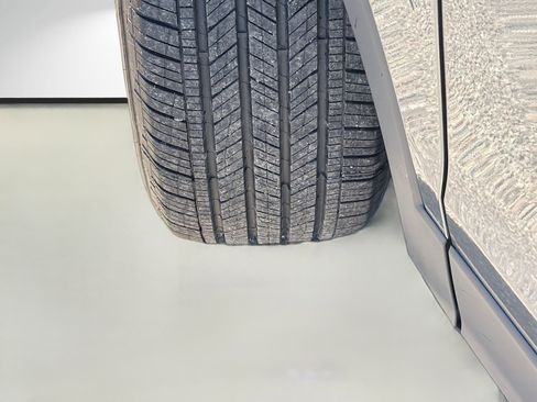 Used 2024 Volkswagen Tiguan Wolfsburg Edition image 43