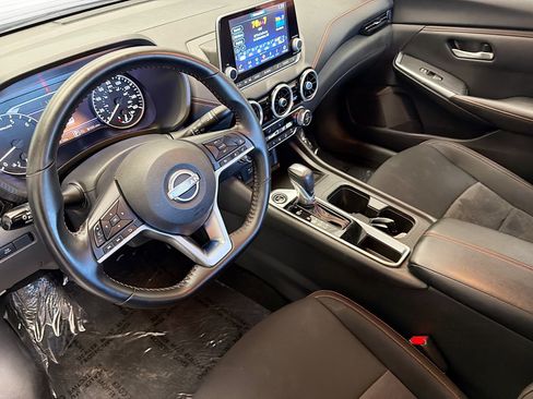 Used 2025 Nissan Sentra SR FWD image 7
