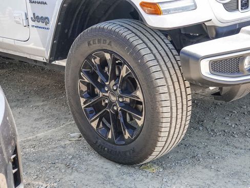 Used 2024 Jeep Wrangler Unlimited Sahara AWD/4WD image 6