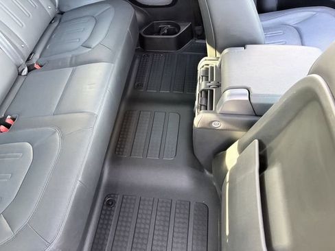 Used 2022 Land Rover Defender 90 X-Dynamic S image 23