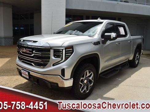 Used 2022 GMC Sierra 1500 SLT w/ X31 Off-Road Package AWD/4WD image 5
