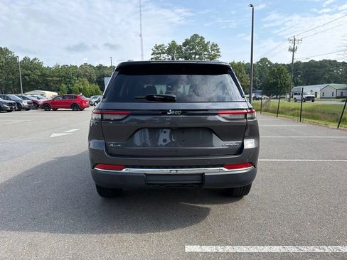 Used 2024 Jeep Grand Cherokee Laredo X AWD/4WD image 6
