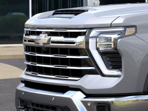 New 2026 Chevrolet Silverado 2500 LTZ w/ LTZ Convenience Package AWD/4WD image 13