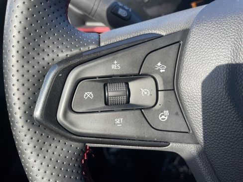 Used 2025 Chevrolet Trax RS image 19