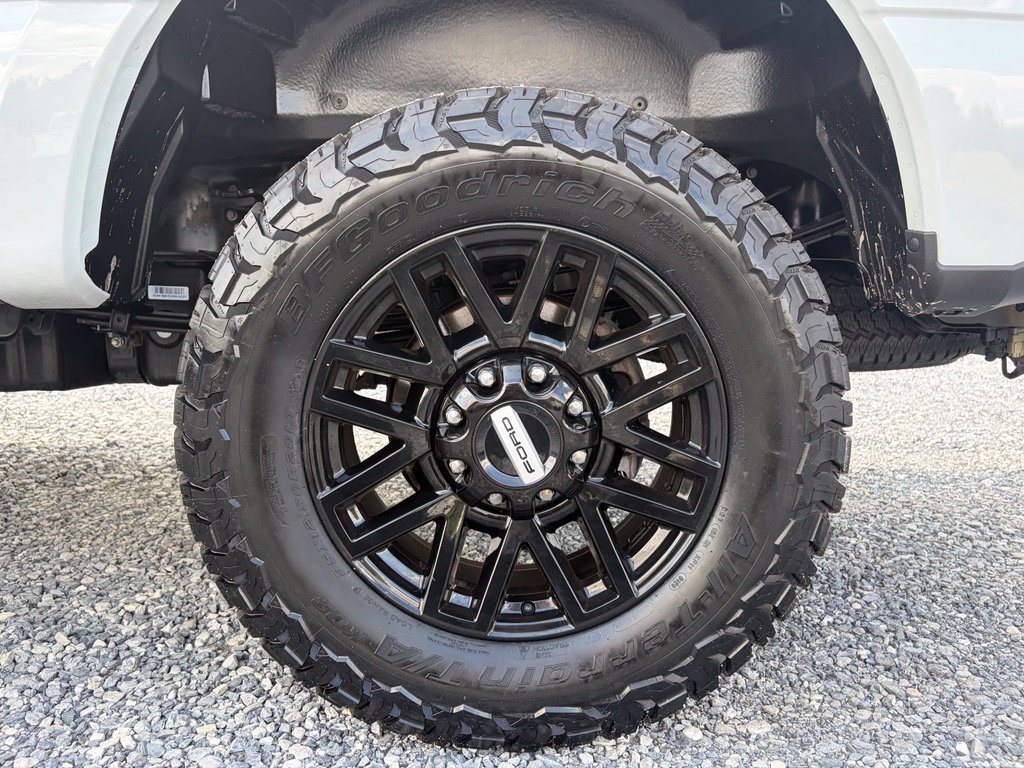 Used 2025 Ford F250 XLT w/ Black Appearance Package AWD/4WD image 16