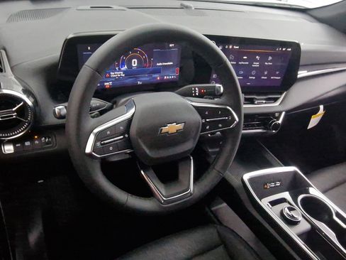 New 2026 Chevrolet Equinox LT w/ Convenience Package II image 13