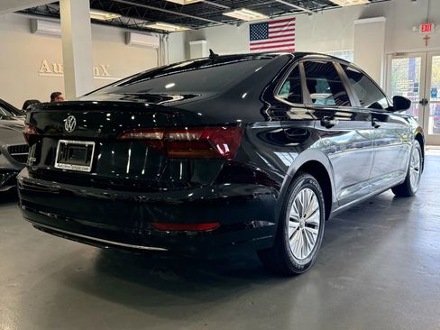 Used 2019 Volkswagen Jetta R-Line image 7