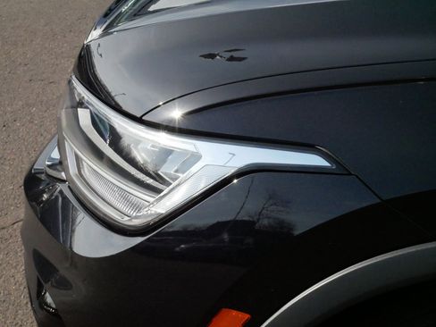 Certified 2024 Volkswagen Tiguan SE R-Line image 16