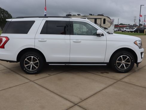 Used 2021 Ford Expedition XLT AWD/4WD image 4