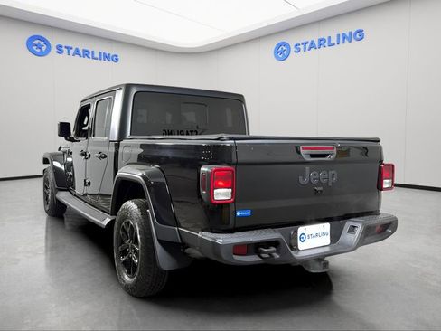 Used 2022 Jeep Gladiator Sport image 6
