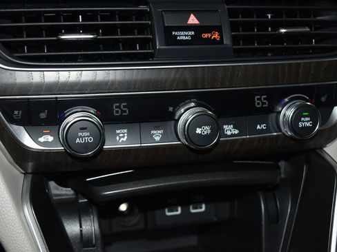 Used 2022 Honda Accord Touring image 16