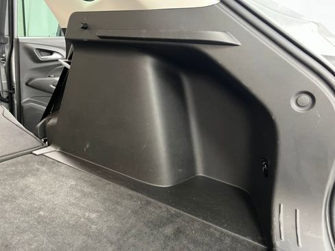 Used 2025 Chevrolet Trax LT w/ LT Convenience Package FWD image 30