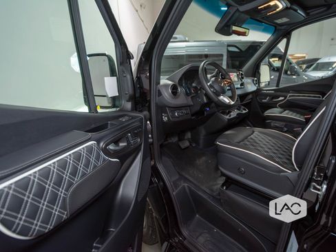 Used 2025 Mercedes-Benz Sprinter 3500 image 16