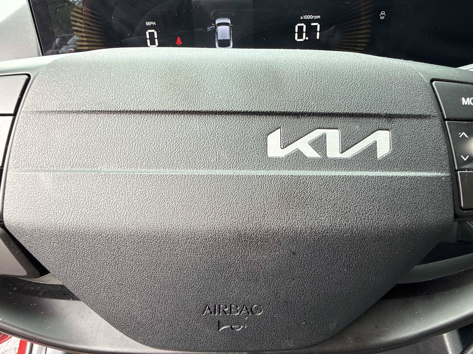 Used 2025 Kia K4 FWD image 36