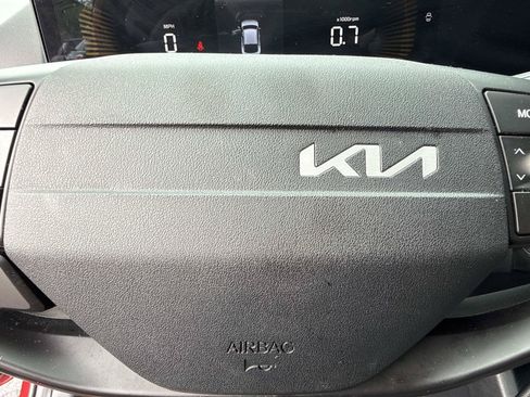 Used 2025 Kia K4 FWD image 36