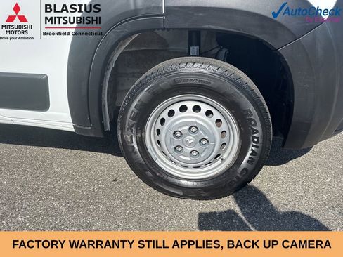 Used 2025 RAM ProMaster 3500 w/ Convenience Group FWD image 3