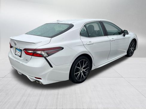 Certified 2022 Toyota Camry SE FWD image 6