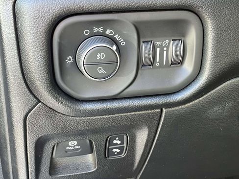 Used 2021 RAM 1500 Laramie AWD/4WD image 18