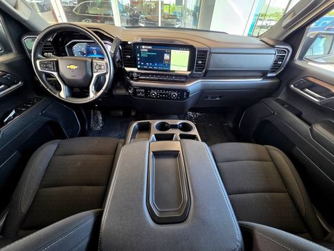 Used 2025 Chevrolet Silverado 1500 LT AWD/4WD image 17