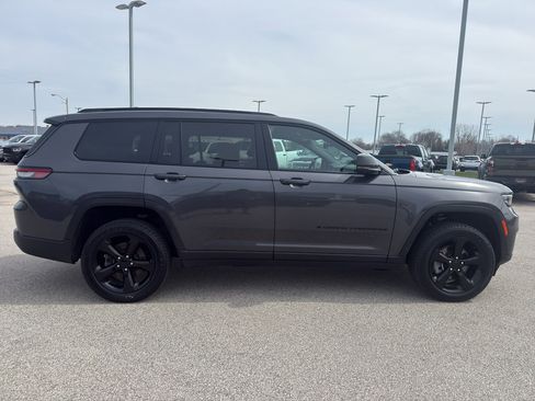 Used 2025 Jeep Grand Cherokee L Limited w/ Luxury Tech Group II AWD/4WD image 4