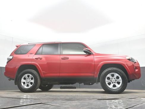 Used 2018 Toyota 4Runner SR5 AWD/4WD image 48