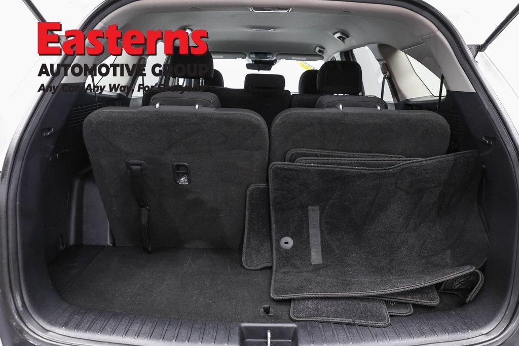 Used 2023 Kia Sorento LX FWD image 9