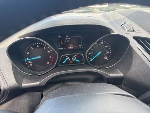 Used 2019 Ford Escape SE FWD image 19