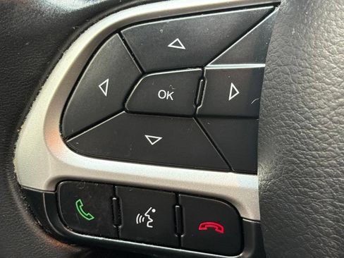 Used 2019 Jeep Compass Trailhawk AWD/4WD image 21