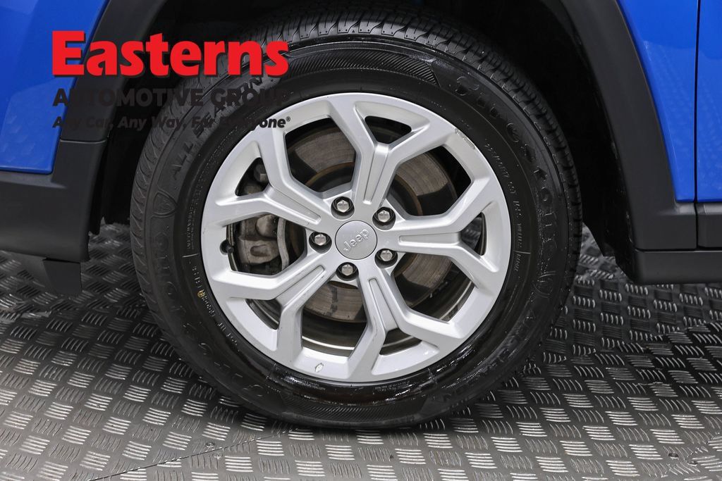 Used 2024 Jeep Compass Latitude AWD/4WD image 33