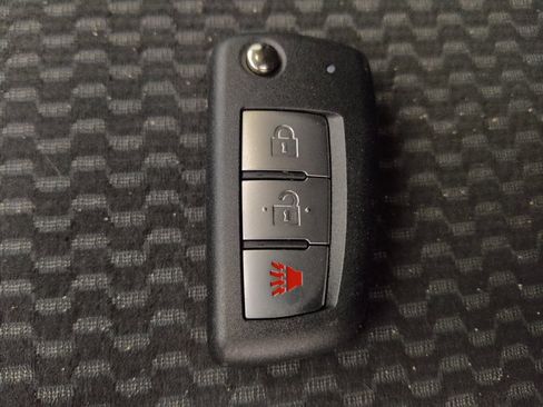 Used 2018 Nissan Rogue Sport S w/ S Appearance Package FWD image 32