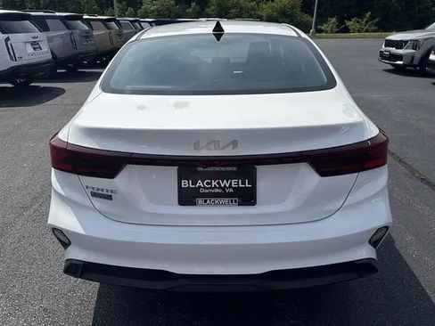 Used 2024 Kia Forte LXS w/ LXS Technology Package FWD image 5