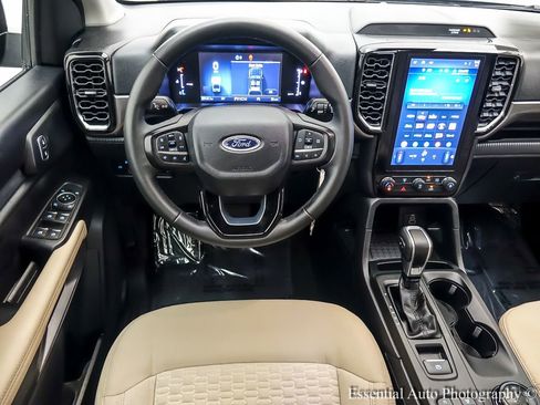 Used 2024 Ford Ranger XLT w/ Technology Package image 13