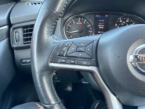 Used 2018 Nissan Rogue SV AWD/4WD image 27
