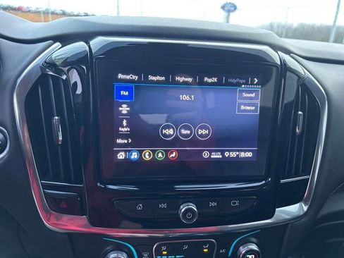 Used 2021 Chevrolet Traverse RS image 25