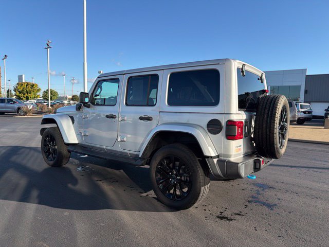 Used 2024 Jeep Wrangler Unlimited Sahara AWD/4WD image 5
