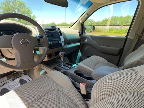 Used 2012 Nissan Frontier SV RWD image 19