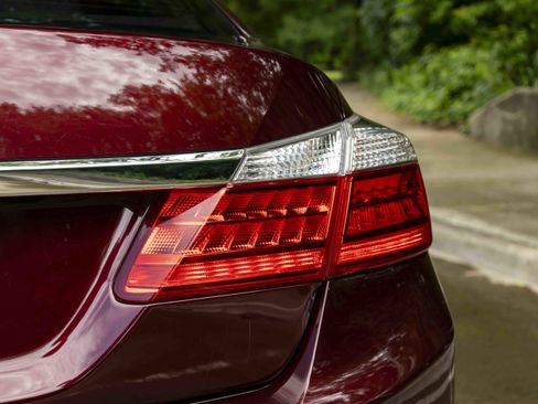 Used 2015 Honda Accord EX-L image 13