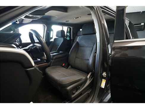 Used 2017 GMC Yukon SLE w/ SLE Value Package RWD image 11