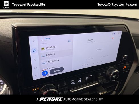 Certified 2025 Toyota Highlander XLE image 32