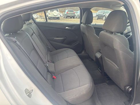 Used 2017 Chevrolet Cruze LT image 14