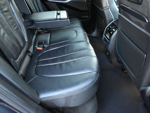 Used 2019 BMW X5 xDrive50i w/ Parking Assistance Package image 29