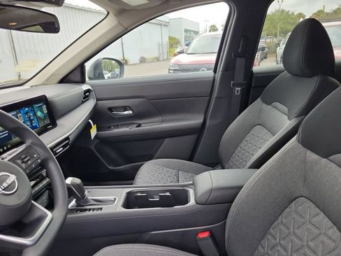 New 2026 Nissan Kicks SV w/ SV Premium Package FWD image 8