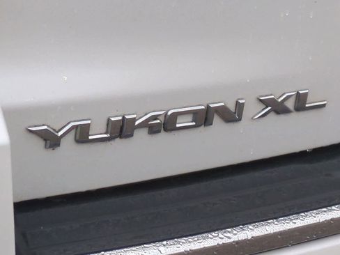 Used 2019 GMC Yukon XL Denali w/ Denali Ultimate Package image 13