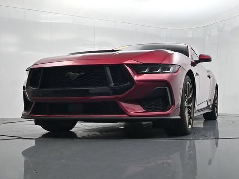 Used 2025 Ford Mustang GT Premium RWD image 38